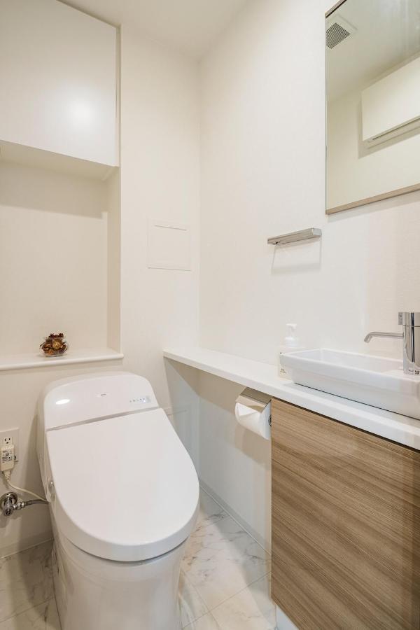 Premier One-Bedroom Apartment