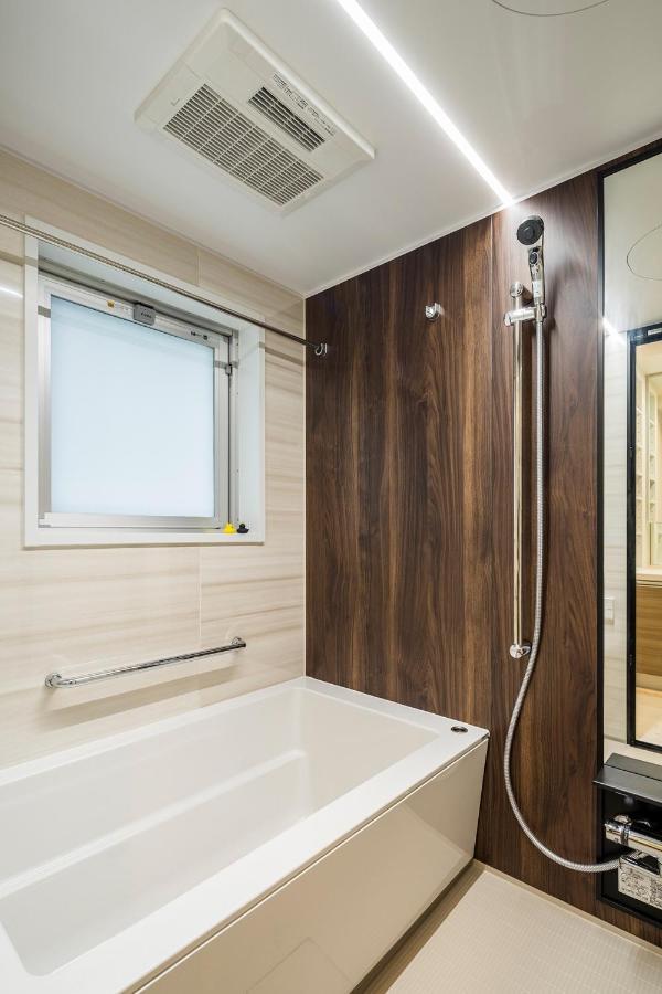 Premier One-Bedroom Apartment