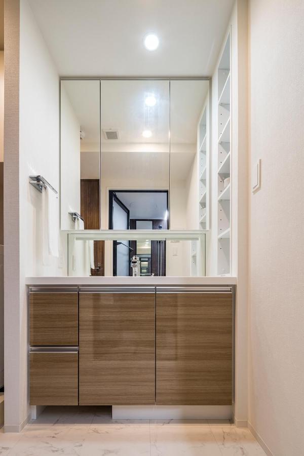 Premier One-Bedroom Apartment