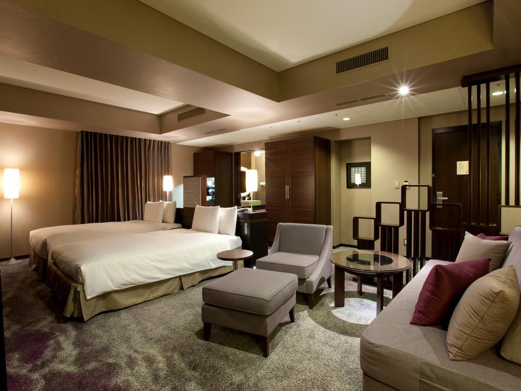Junior Suite Twin Room 2 Extra beds,1365752519:JPEG