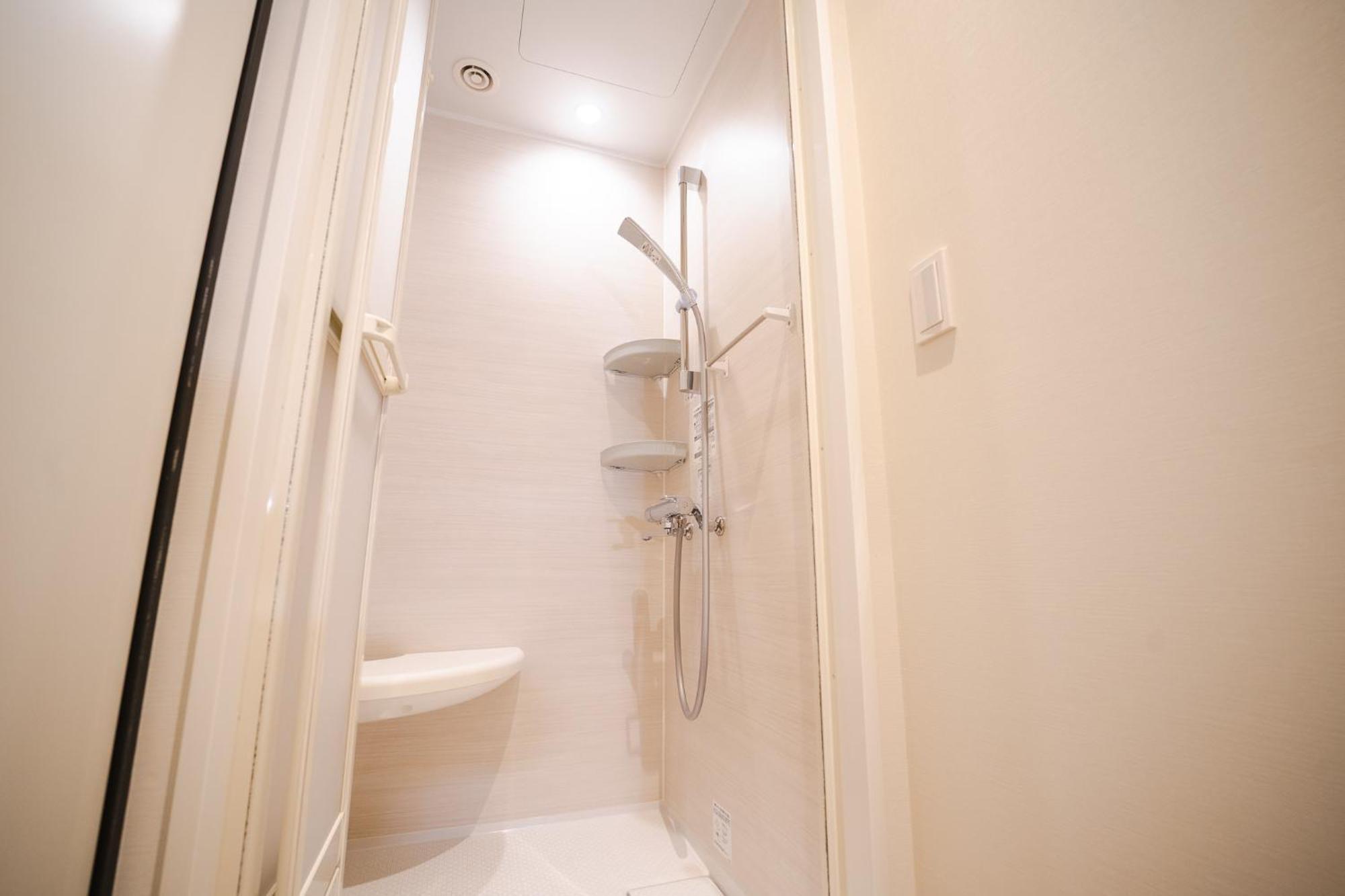 Quarto Econômico com 2 Camas de Solteiro