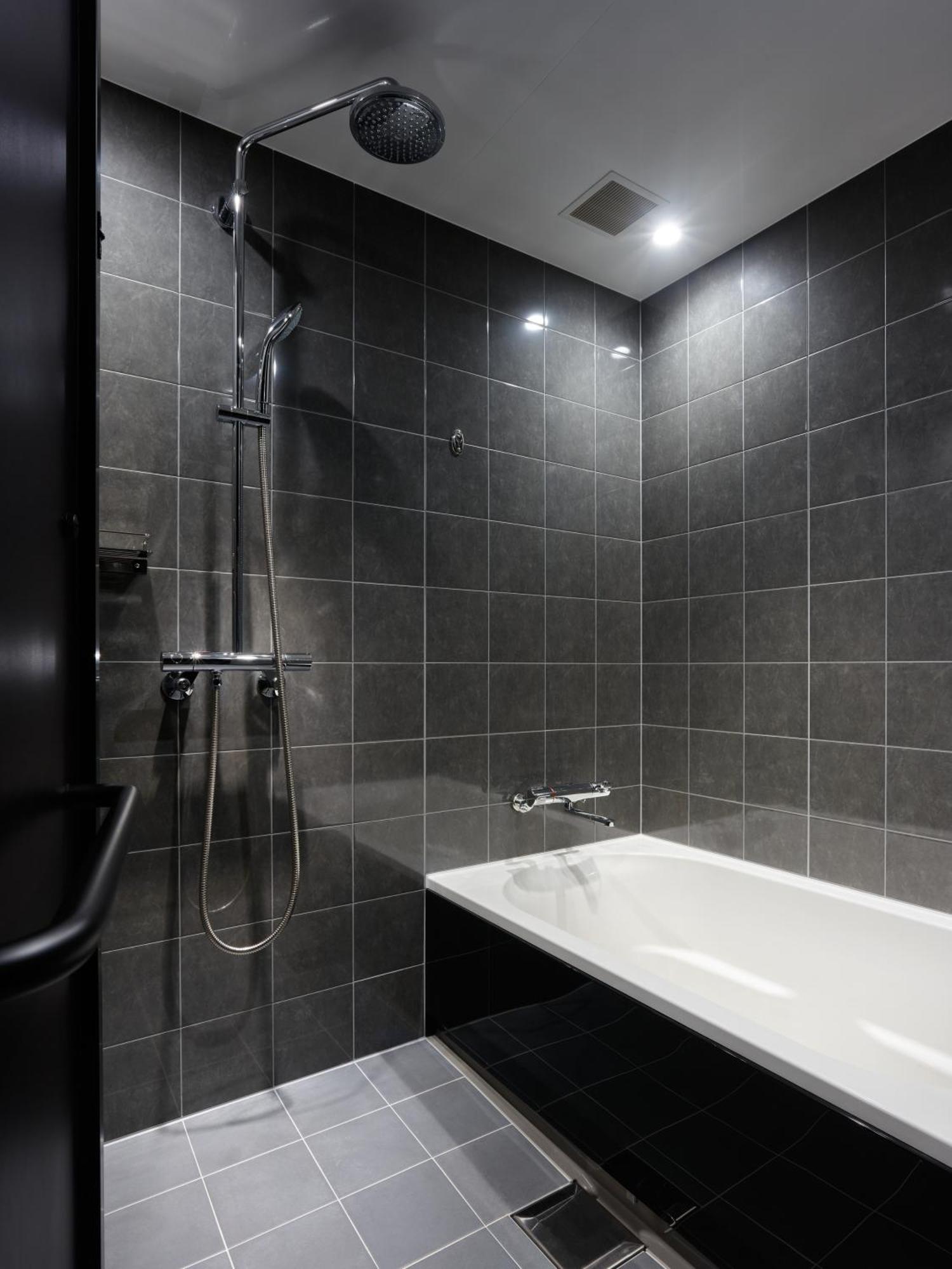Superior Corner Twin Room with Balcony,1622185480:JPEG