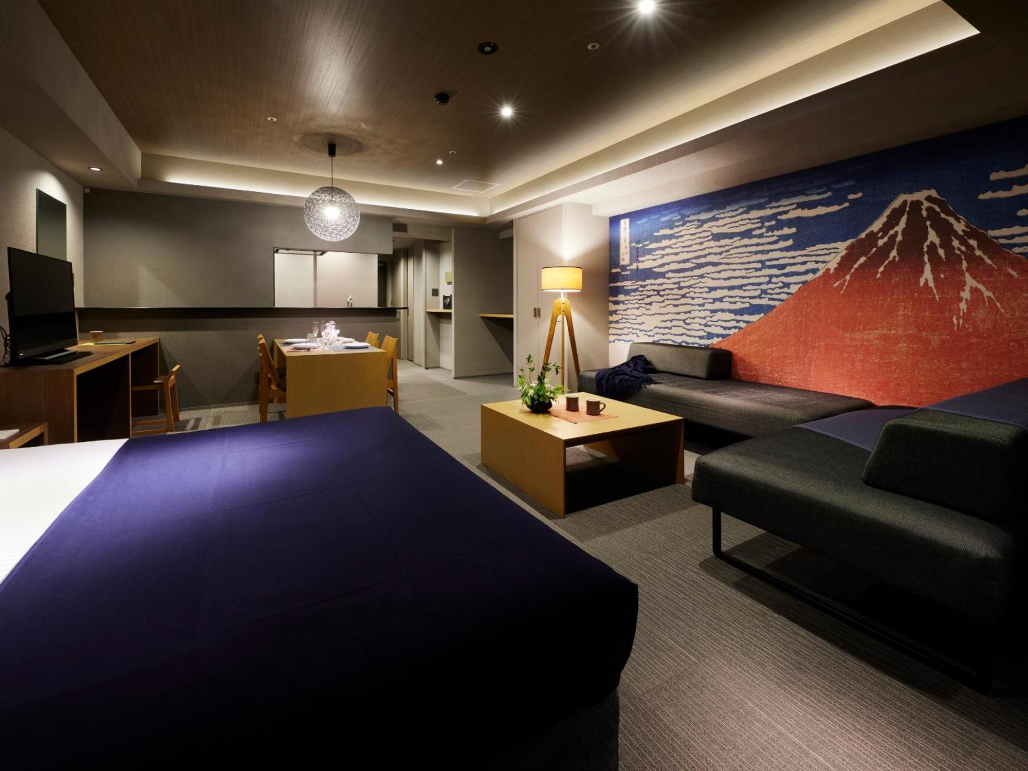 Deluxe King Suite