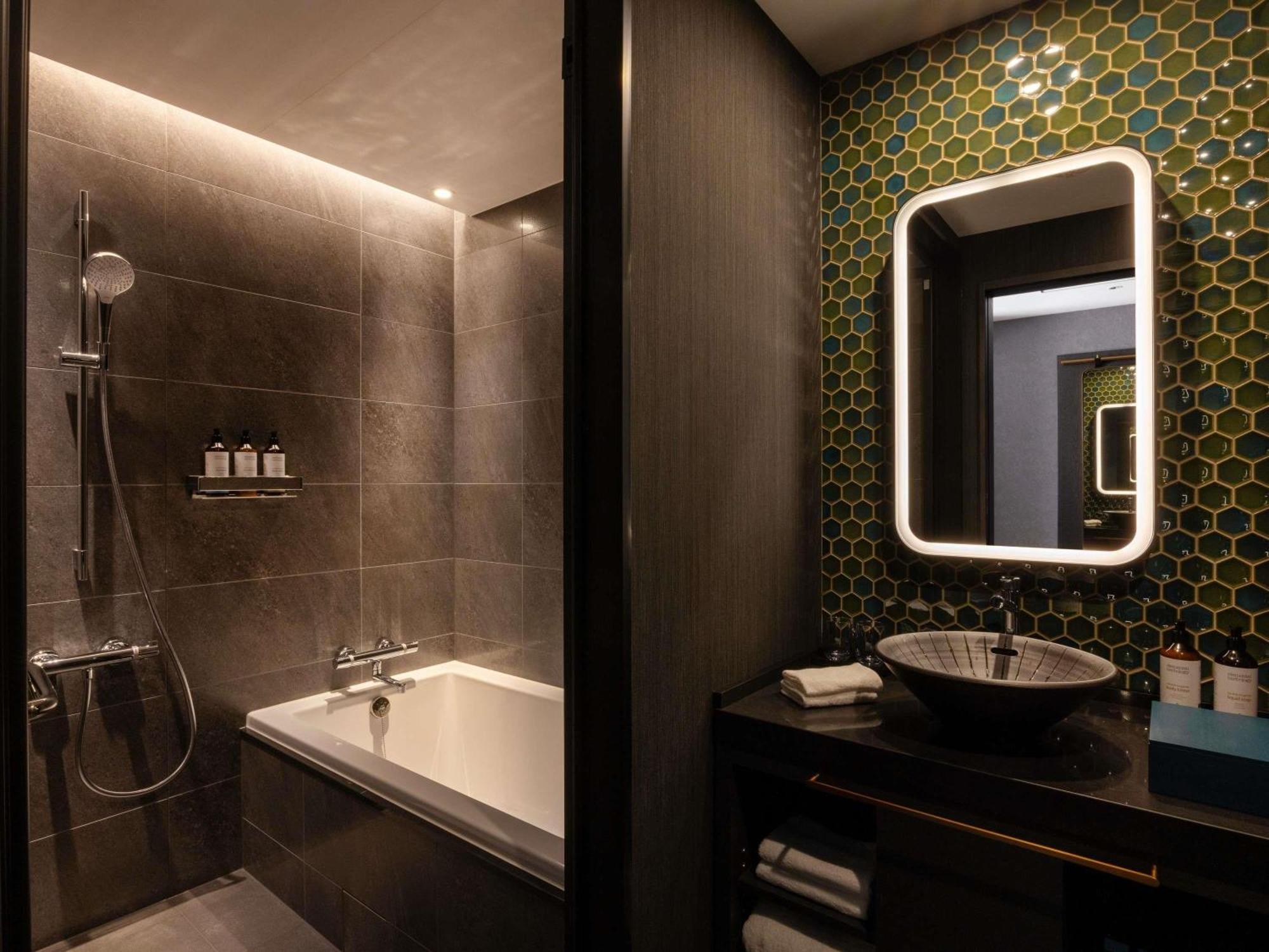 Chambre Supérieure avec Lit King-Size et Baignoire - Non-Fumeurs