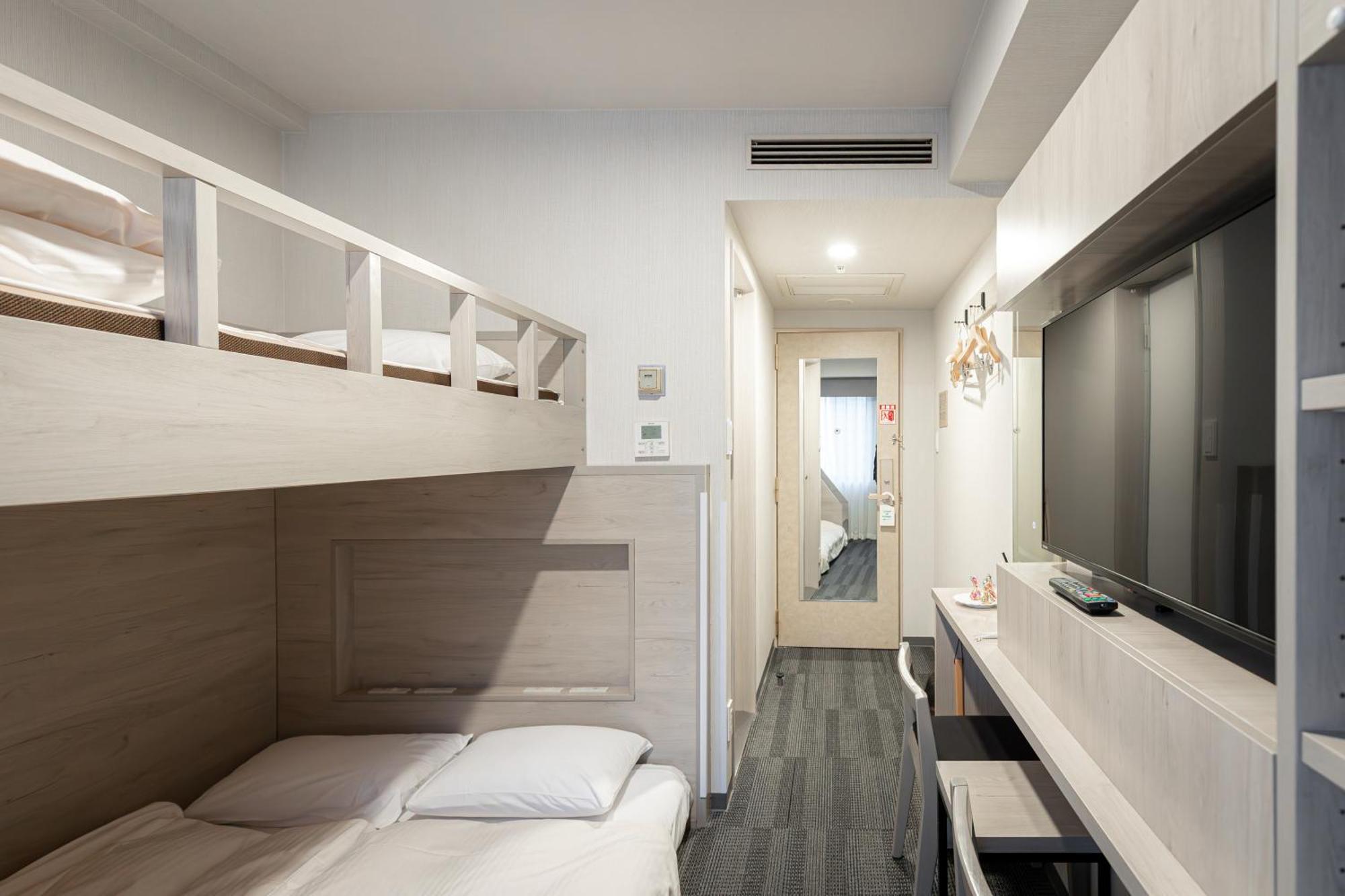 Kamer met stapelbed - Tweepersoonsbed onder en eenpersoonsbed boven - Rookvrij