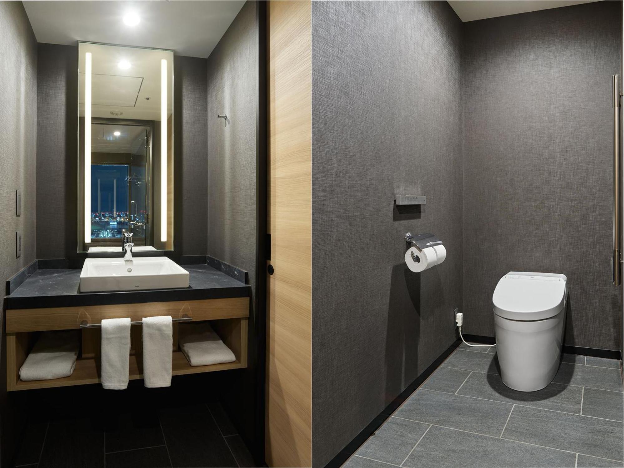 Superior Twin Room View Bath