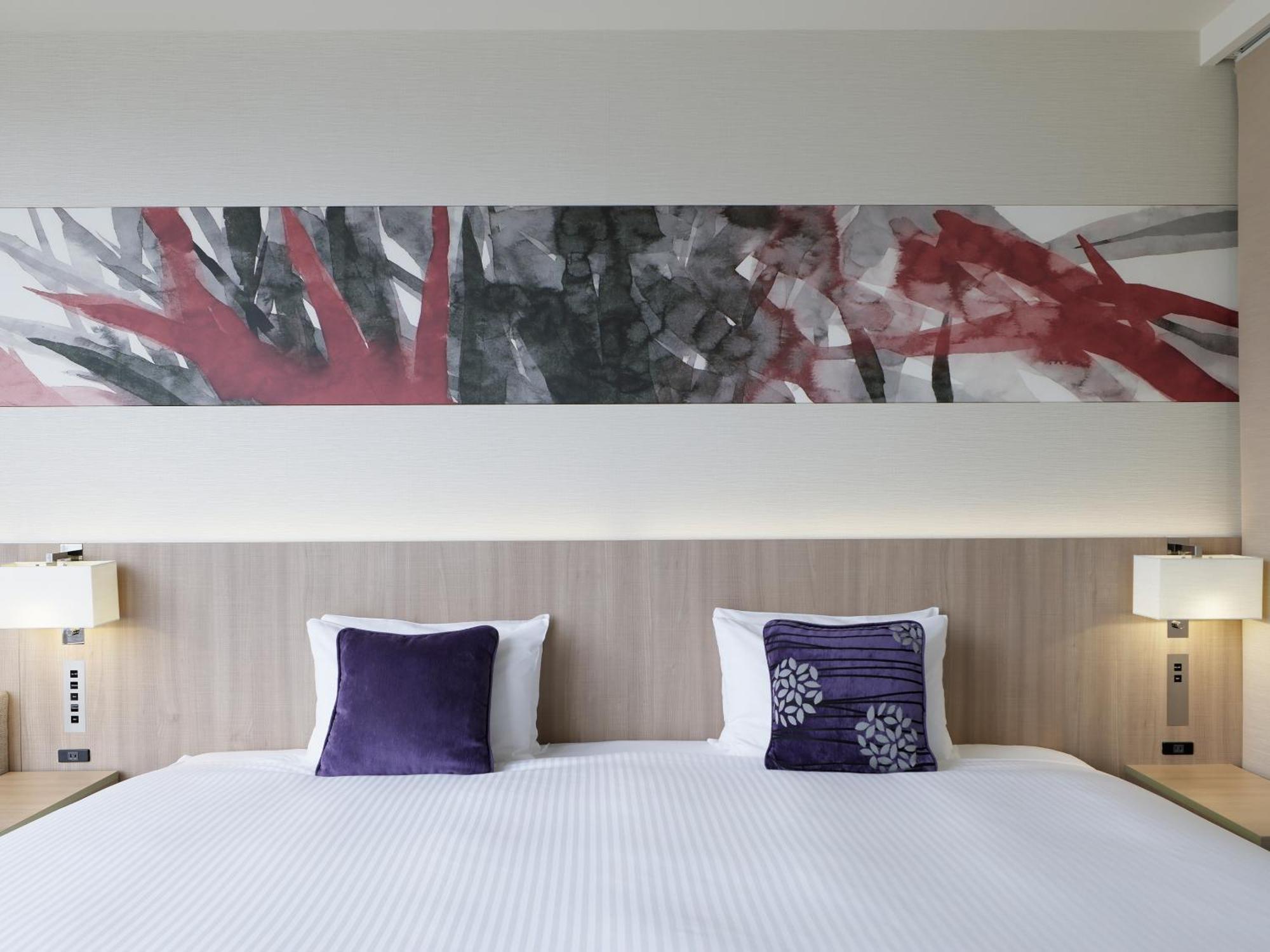 Superior Wide King Room