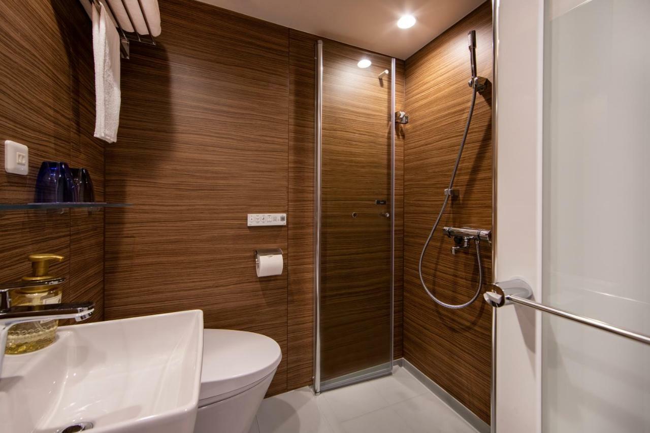 Quarto Compacto com 2 Camas de Solteiro