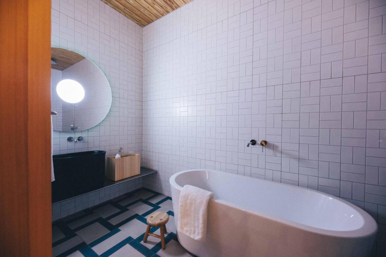 Junior Suite Bathtub