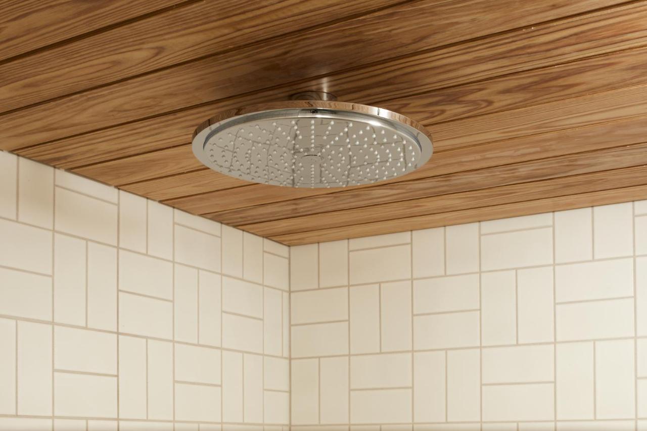 K5 Room Shower