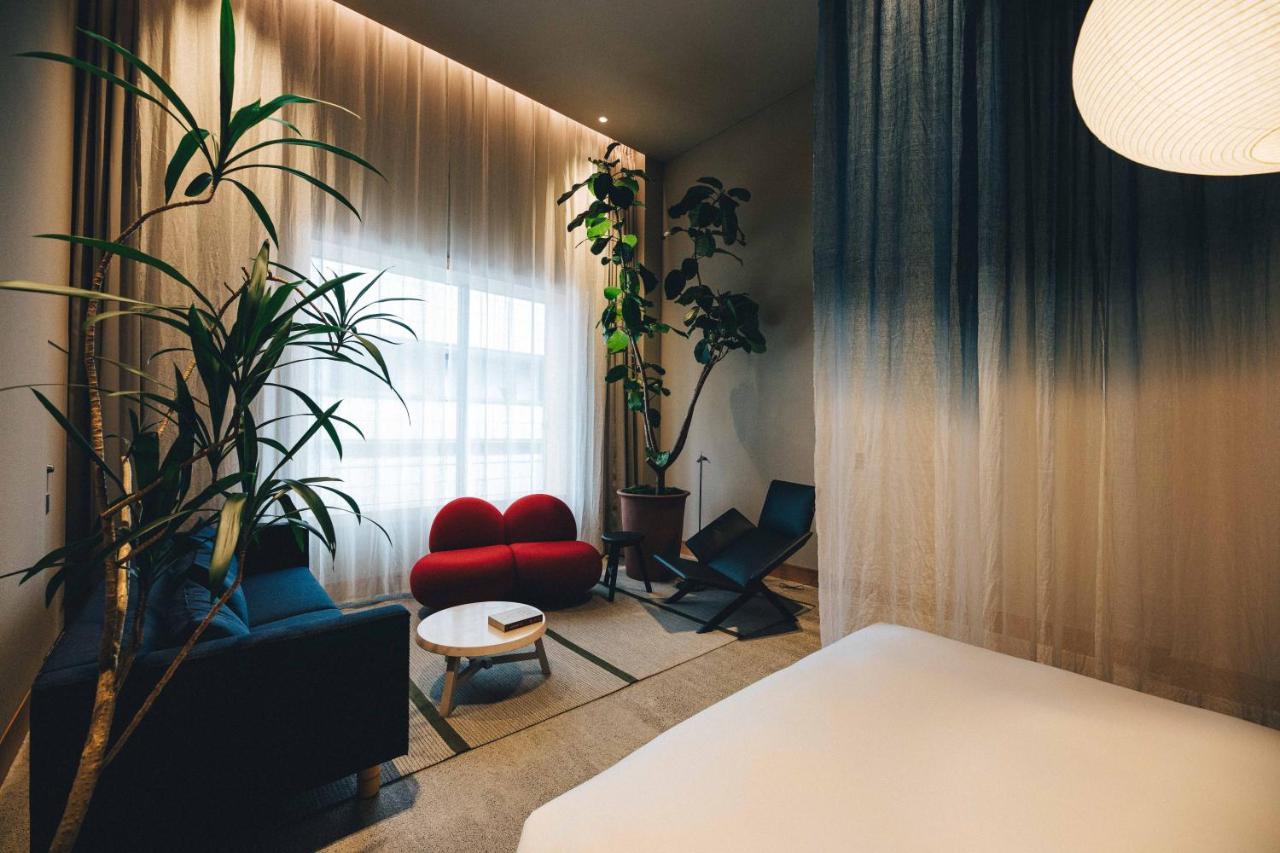 Junior Suite Loft Bathtub