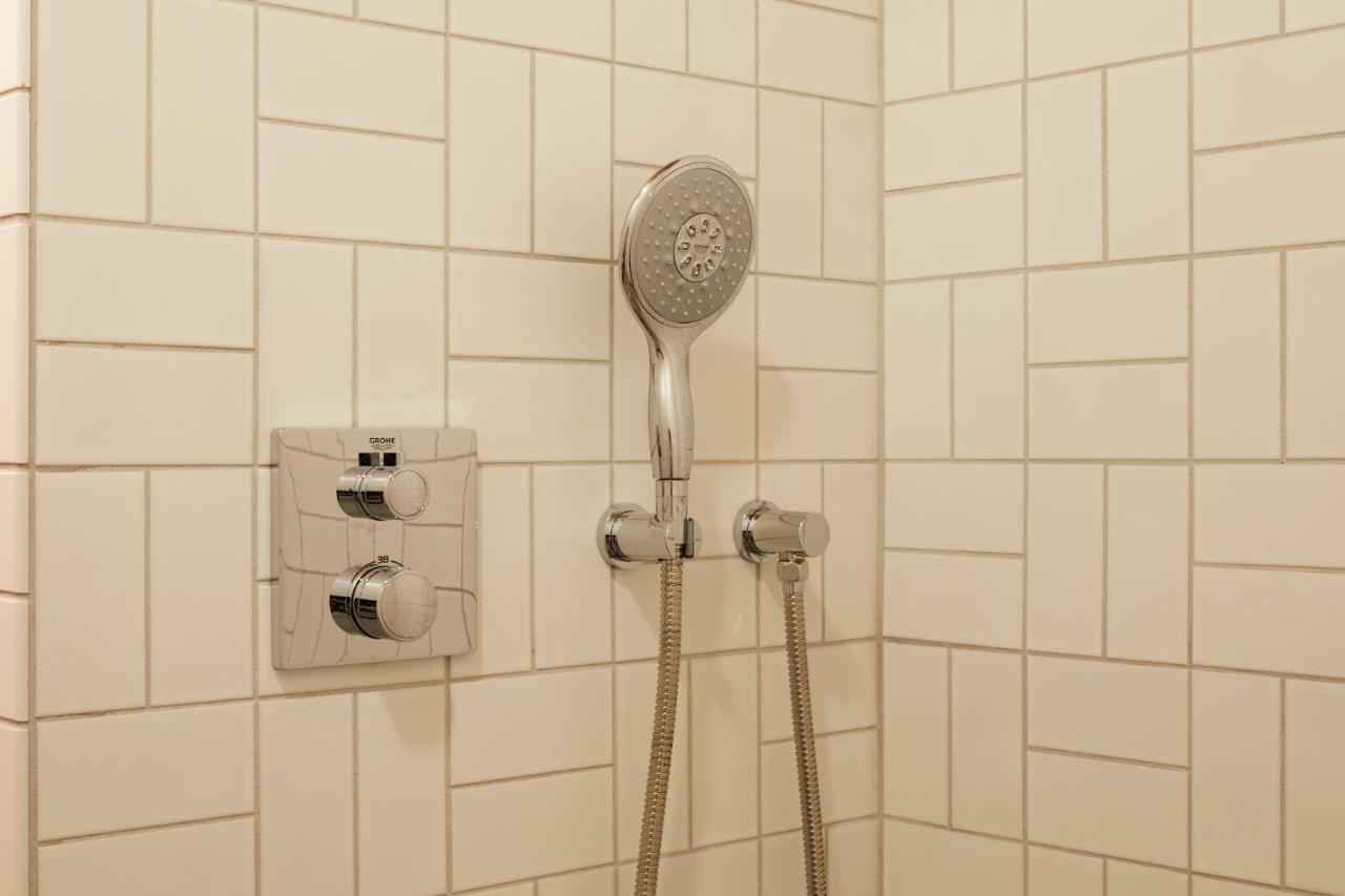 K5 Room Shower